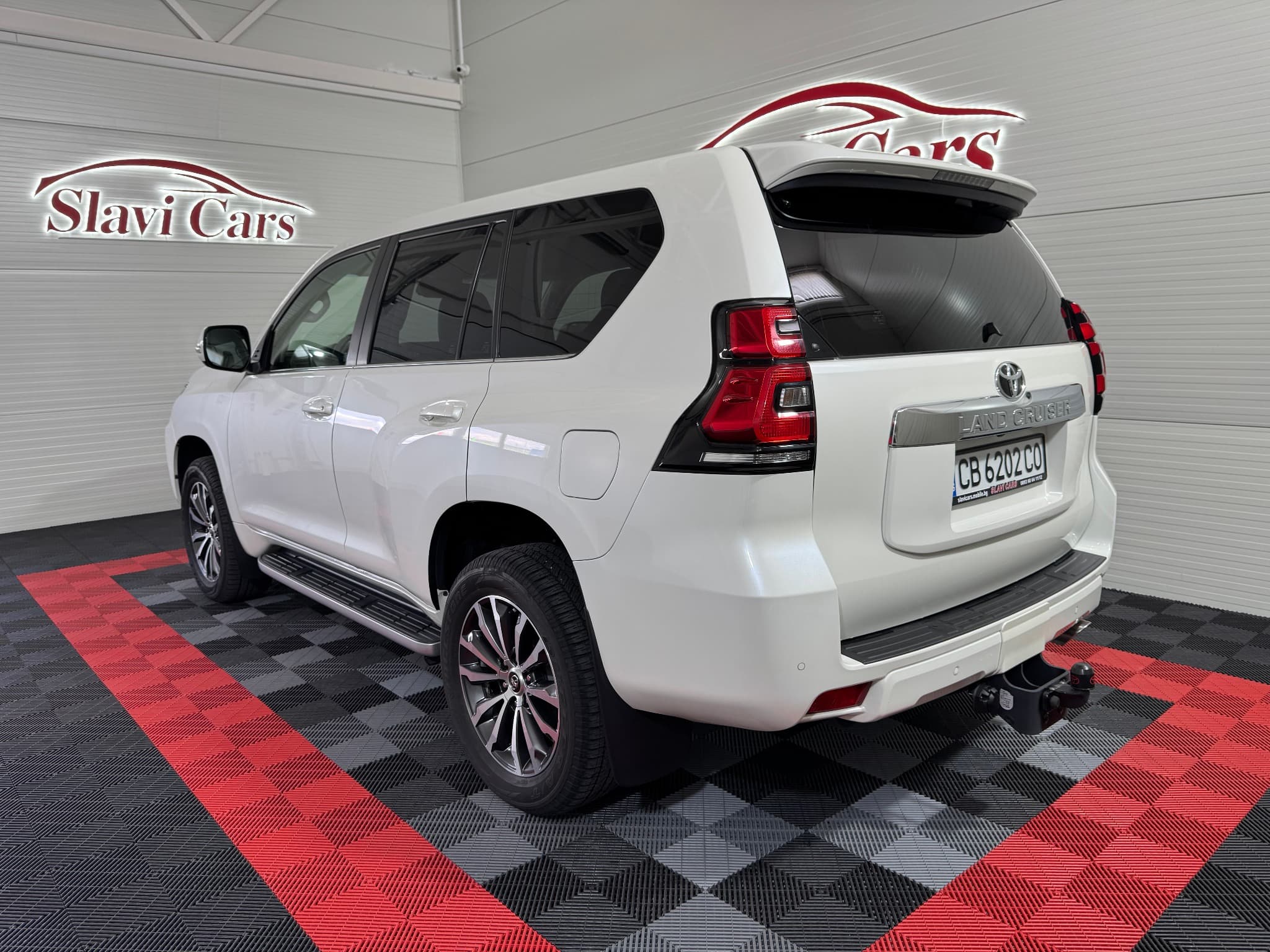 Toyota Land Cruiser 4
